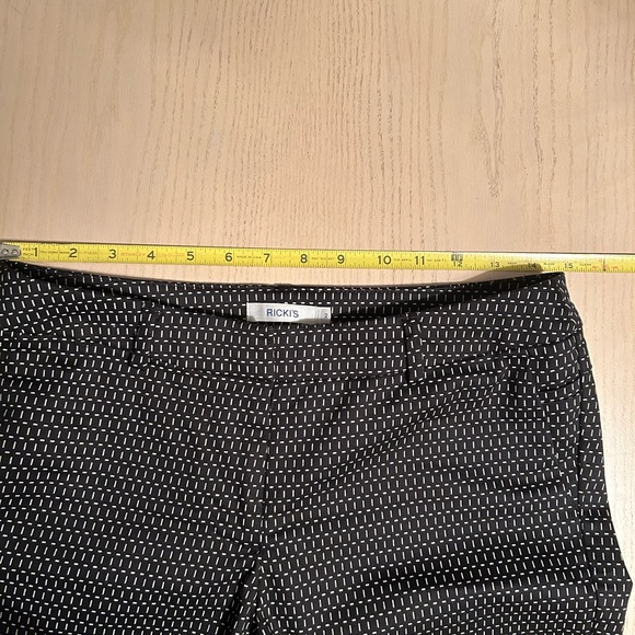 Ricki’s Capri Pants - Picture 8 of 10